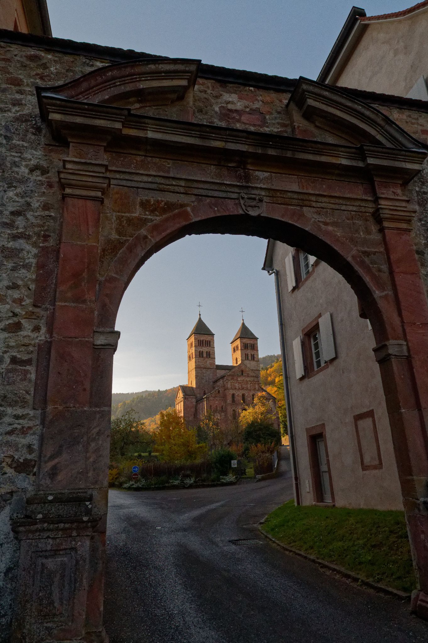 Eingangstor nach Murbach